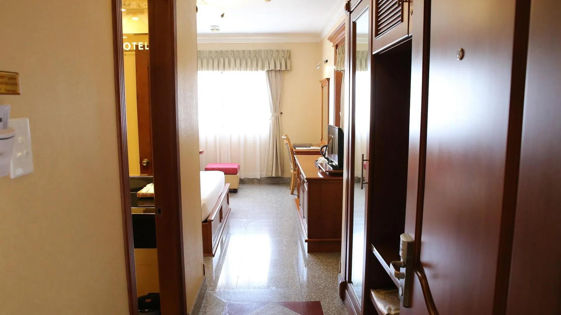 Silverland May Hotel Ho Chi Minh City 4*,